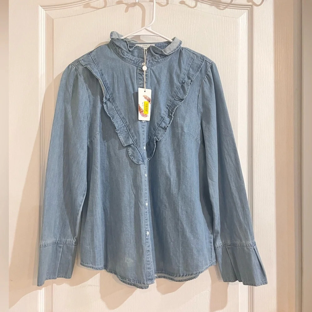 FINAL PRICE NWT Chelsea and Violet Button Down Denim Top - Picture 2 of 8